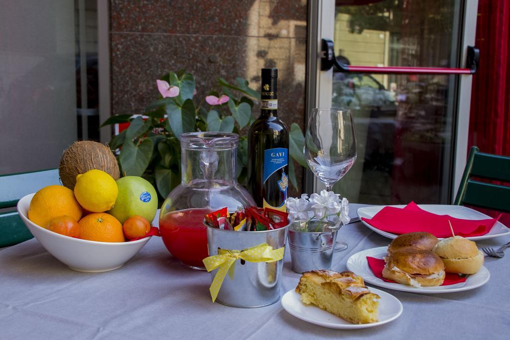 Domus Hotel Alessandria Exterior photo
