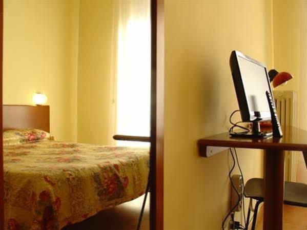 Domus Hotel Alessandria Exterior photo
